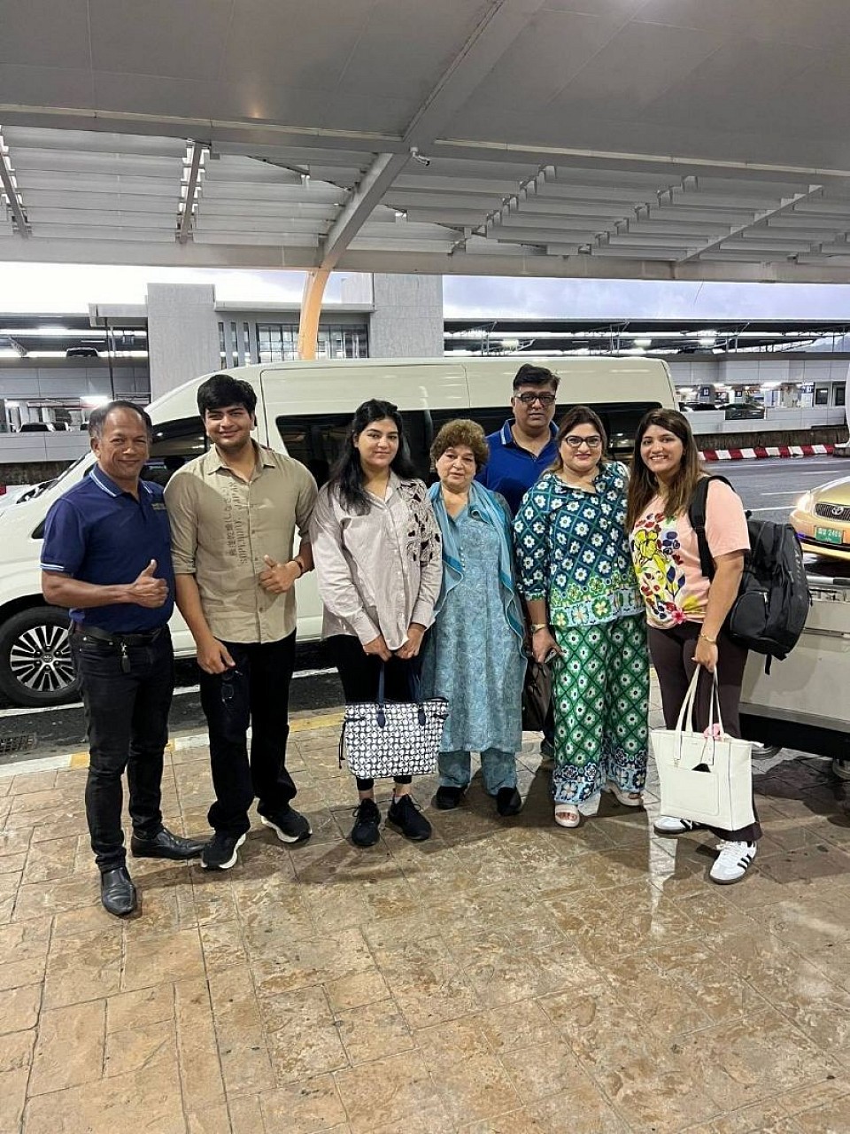 Van service thailand